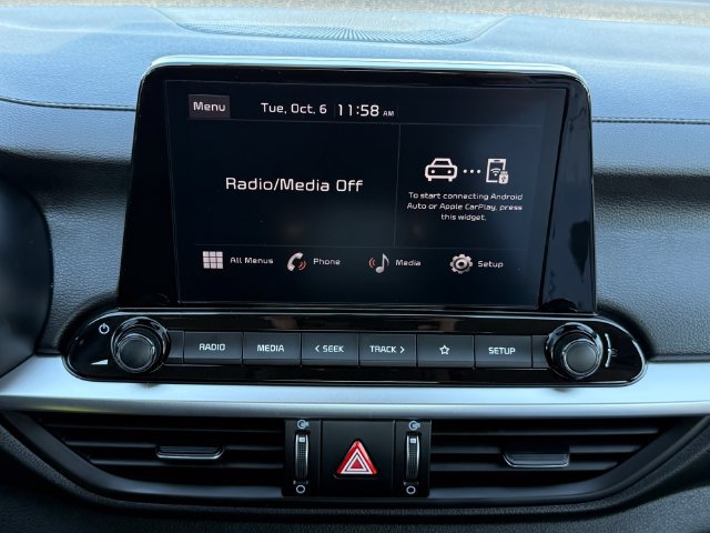 Used 2023 Kia Forte LXS w/ LXS Technology Package FWD image 9