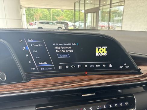 Certified 2023 Cadillac Escalade Premium Luxury AWD/4WD image 13