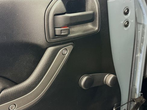 Used 2015 Jeep Wrangler Sport AWD/4WD image 15