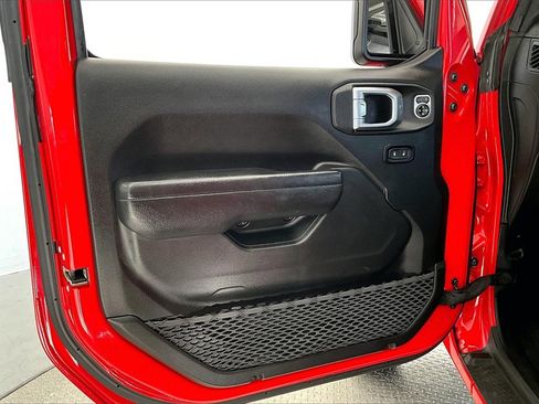 Used 2024 Jeep Wrangler Unlimited w/ Convenience Group image 18