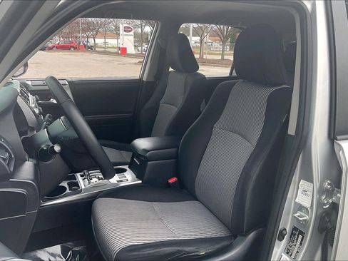 Used 2015 Toyota 4Runner SR5 image 29