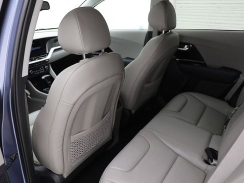 Used 2020 Kia Niro Touring image 10