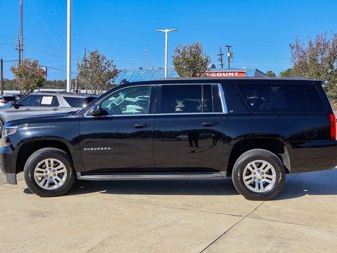 Used 2018 Chevrolet Suburban LT image 24