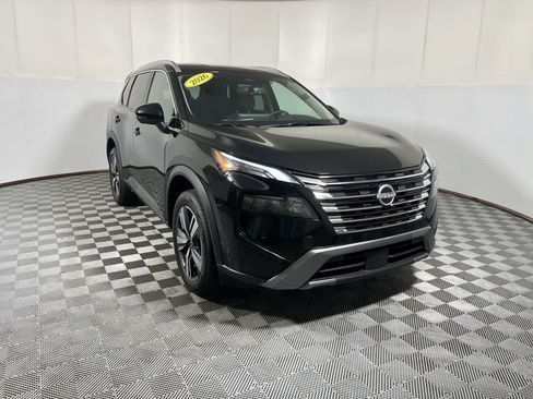 Used 2026 Nissan Rogue SL AWD/4WD image 2