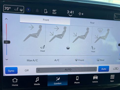 Used 2023 Chrysler Pacifica Touring-L FWD image 37