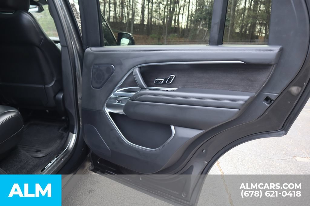 Used 2025 Land Rover Range Rover Long Wheelbase SE AWD/4WD image 30