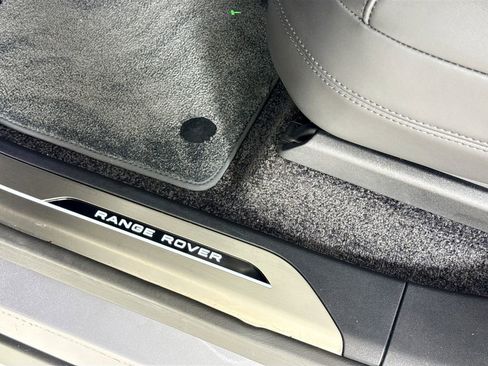 Used 2024 Land Rover Range Rover SE image 18