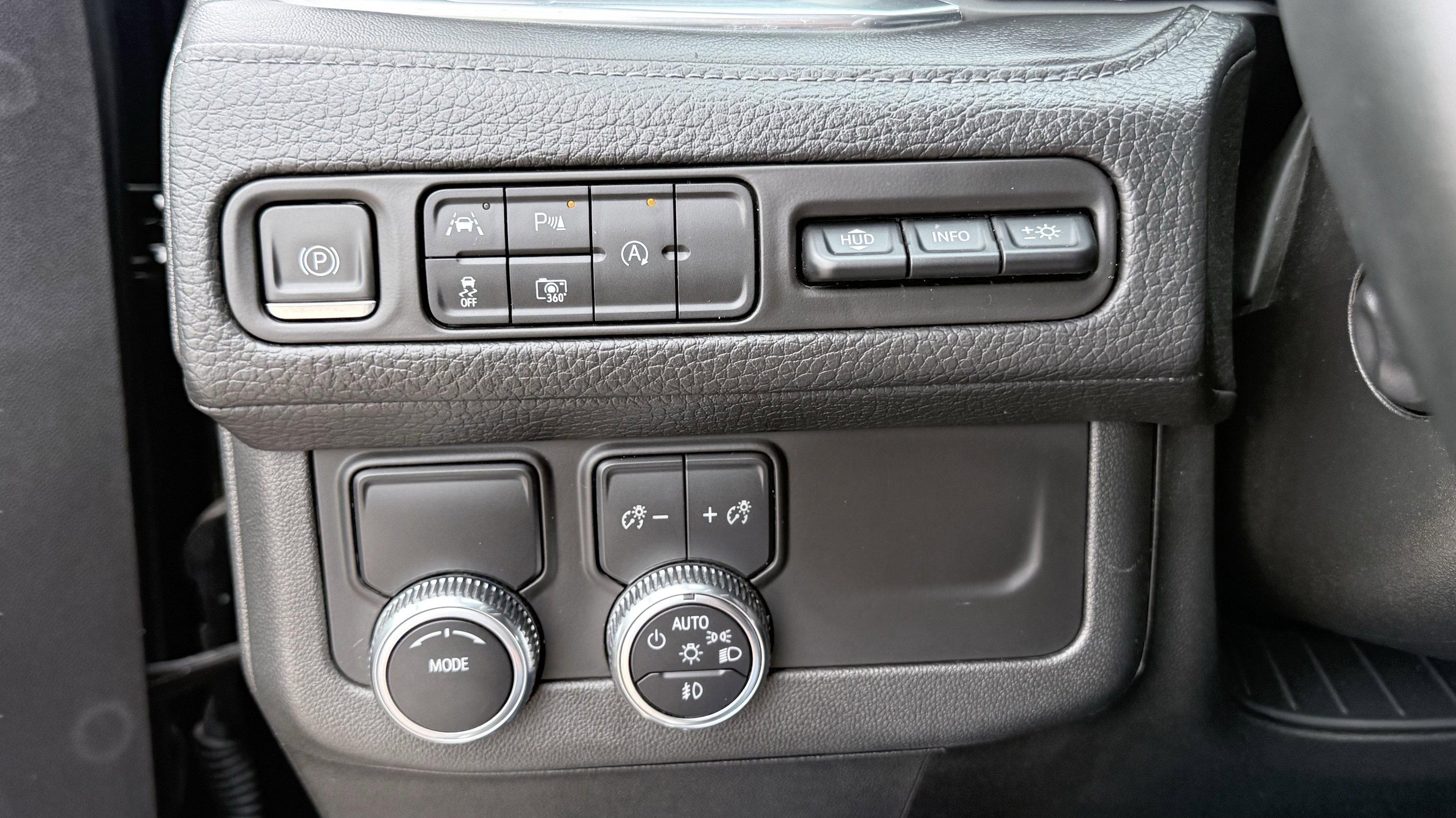 Used 2023 GMC Yukon Denali RWD image 61