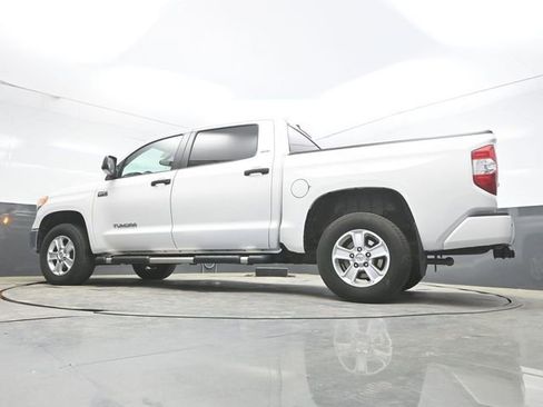 Used 2017 Toyota Tundra SR5 w/ SR5 Upgrade Package AWD/4WD image 37