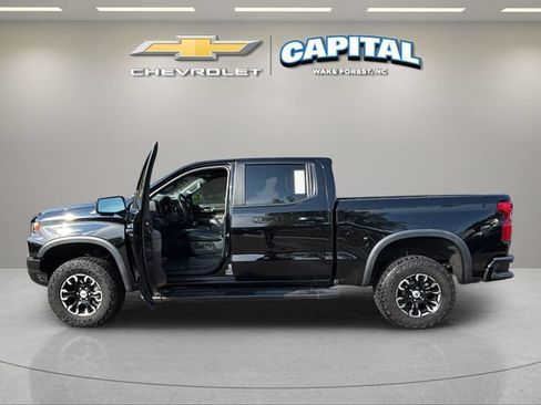Used 2024 Chevrolet Silverado 1500 ZR2 w/ Technology Package AWD/4WD image 9