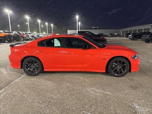 Used 2023 Dodge Charger R/T w/ Plus Group image 18