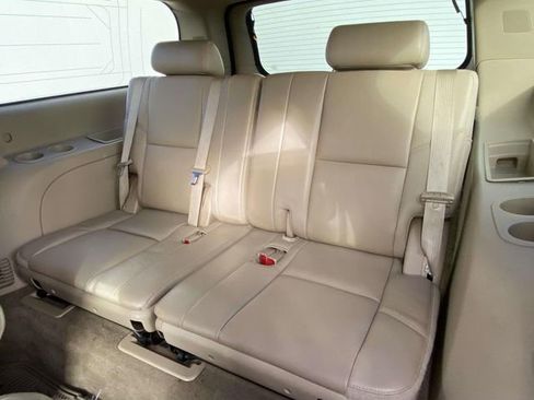 Used 2014 Chevrolet Suburban LTZ image 13