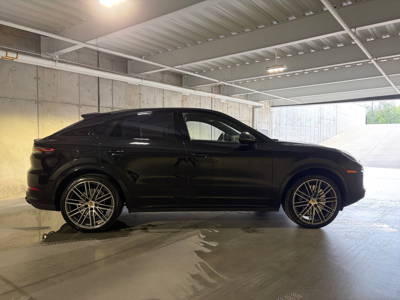 Certified 2023 Porsche Cayenne Turbo AWD/4WD image 8