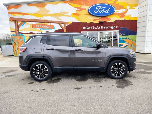 Used 2023 Jeep Compass Limited image 6