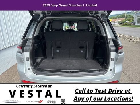 Used 2023 Jeep Grand Cherokee L Limited w/ Black Appearance Package AWD/4WD image 29