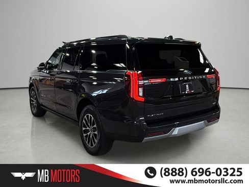 Used 2025 Ford Expedition Max Platinum AWD/4WD image 3