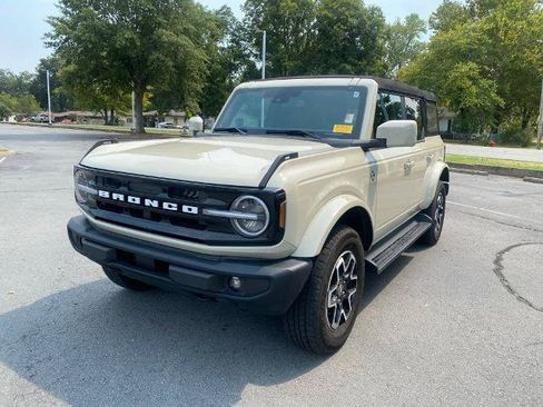 Certified 2025 Ford Bronco Outer Banks AWD/4WD image 3