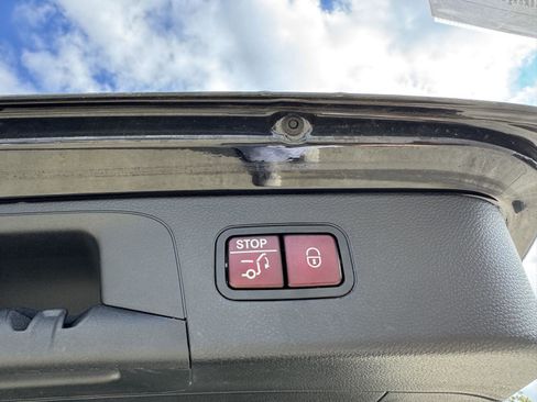 Certified 2020 Mercedes-Benz GLC 300 GLC 300 image 24