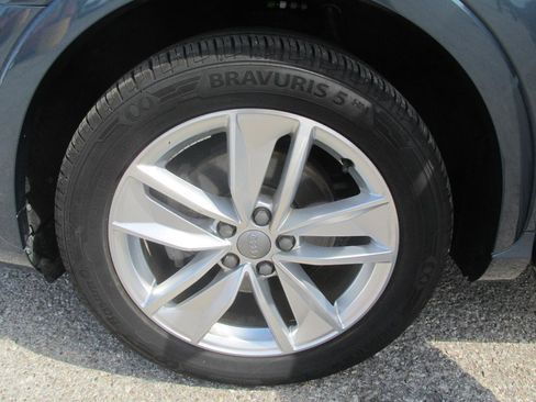 Used 2017 Audi Q3 2.0T Premium Plus w/ Premium Plus Package FWD image 19