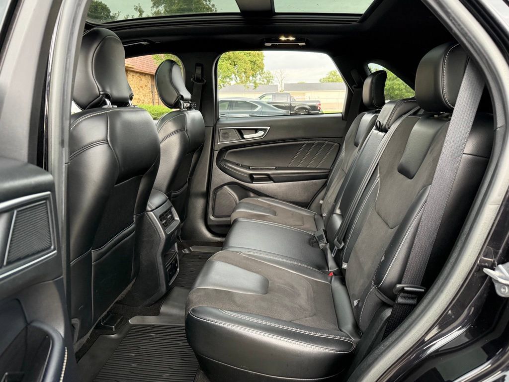 Used 2019 Ford Edge ST w/ Equipment Group 401A AWD/4WD image 15