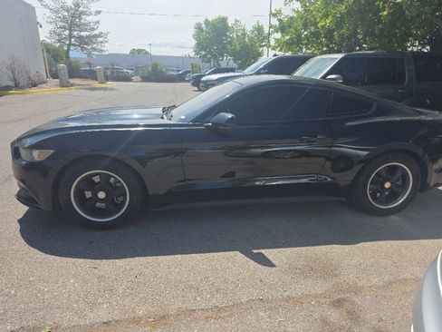 Used 2015 Ford Mustang Coupe RWD image 2