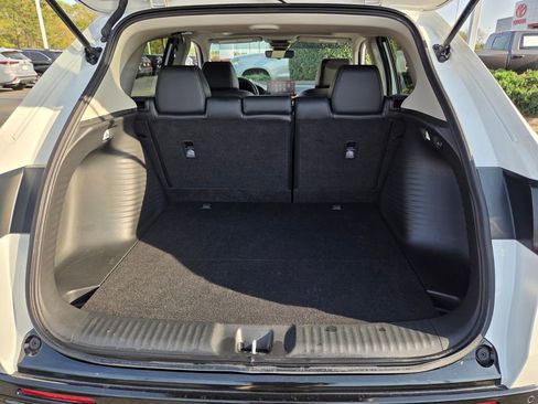 Used 2023 Honda HR-V EX-L image 10