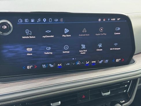 Used 2025 Chevrolet Suburban Premier AWD/4WD image 23