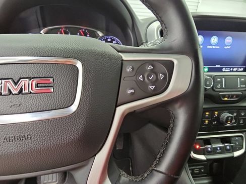 Used 2024 GMC Terrain SLT AWD/4WD image 27
