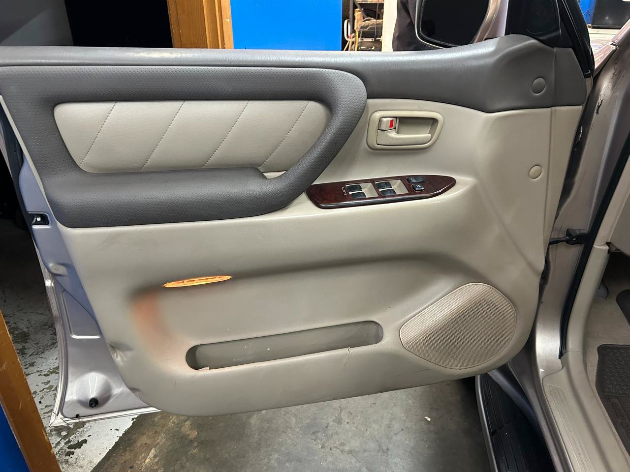 Used 2006 Toyota Land Cruiser AWD/4WD image 16