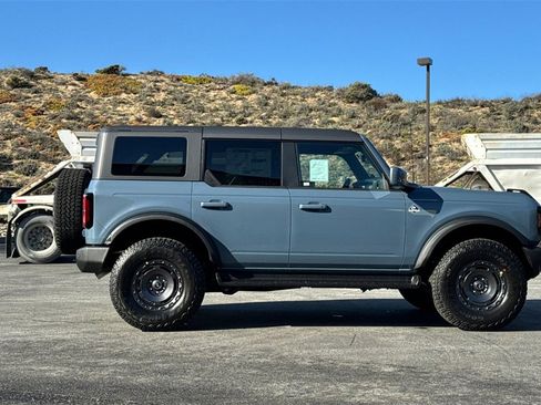 New 2025 Ford Bronco Outer Banks w/ Sasquatch Package image 3