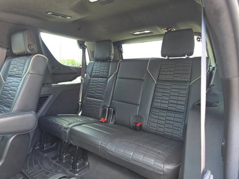 Used 2021 Cadillac Escalade Sport Platinum RWD image 23