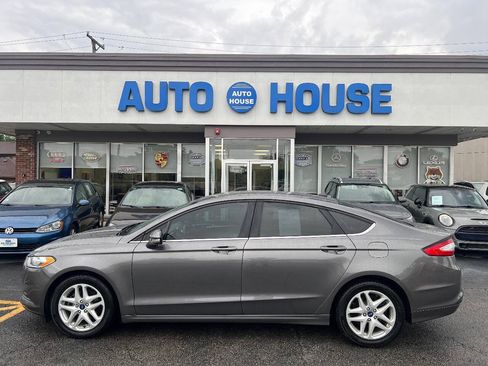 Used 2014 Ford Fusion SE FWD image 8