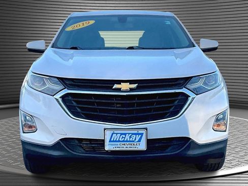Used 2019 Chevrolet Equinox LT image 2