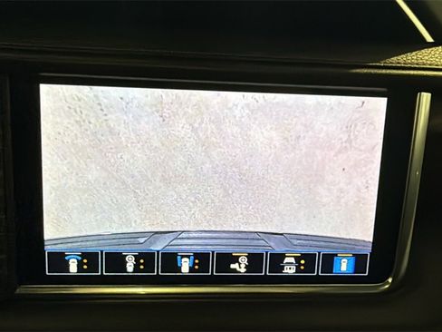 Used 2021 GMC Yukon Denali w/ Denali Premium Package image 44