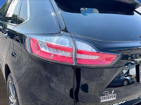 Used 2022 Ford Edge Titanium w/ Equipment Group 301A AWD/4WD image 23