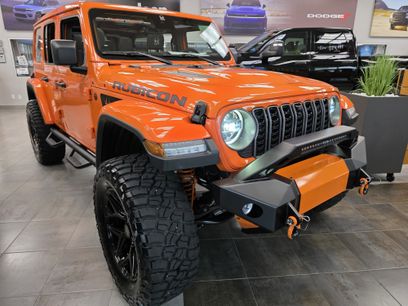 New 2025 Jeep Wrangler Unlimited Rubicon w/ Convenience Group