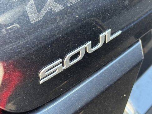 Certified 2025 Kia Soul LX image 5