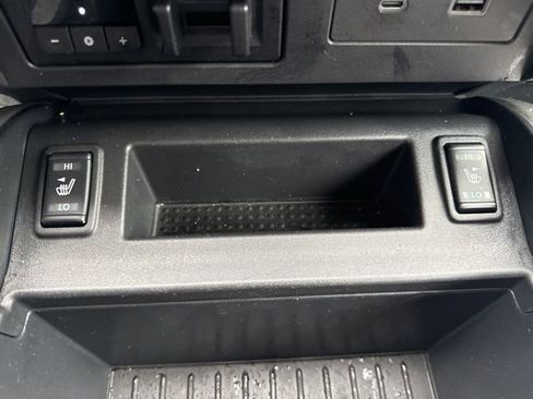 Used 2021 Nissan Titan SV w/ SV Convenience Package image 26