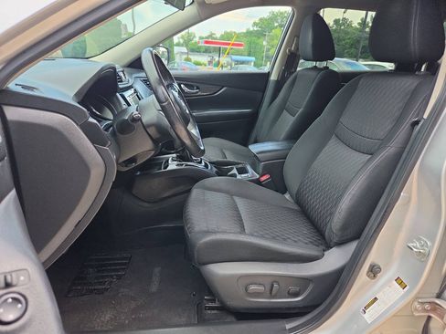 Used 2018 Nissan Rogue SV AWD/4WD image 14