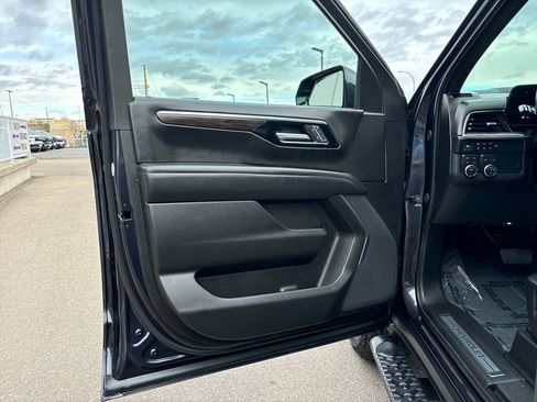 Used 2025 Chevrolet Tahoe Z71 image 10