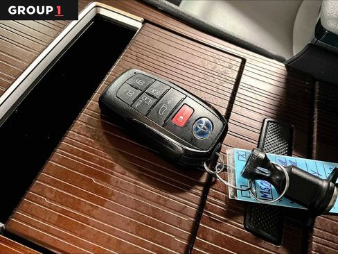 Certified 2021 Toyota Sienna XLE image 15