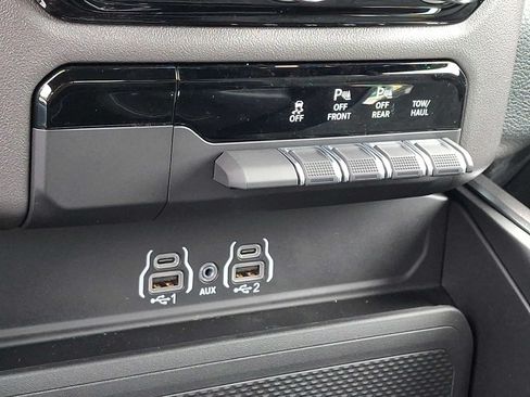 New 2026 RAM 1500 Express AWD/4WD image 14