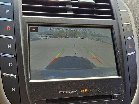 Used 2017 Lincoln MKC Premiere image 27