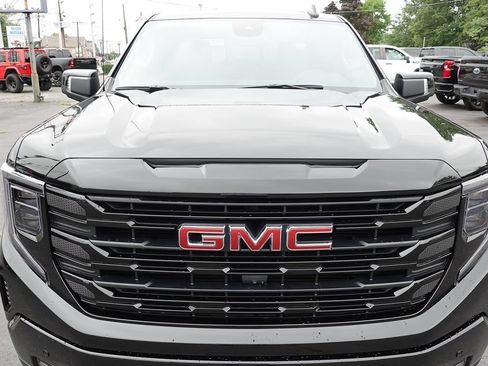 Used 2024 GMC Sierra 1500 Elevation w/ Elevation Premium Package AWD/4WD image 6