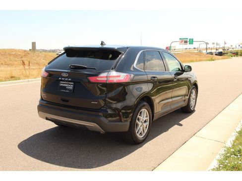 Used 2021 Ford Edge SEL w/ Convenience Package image 5
