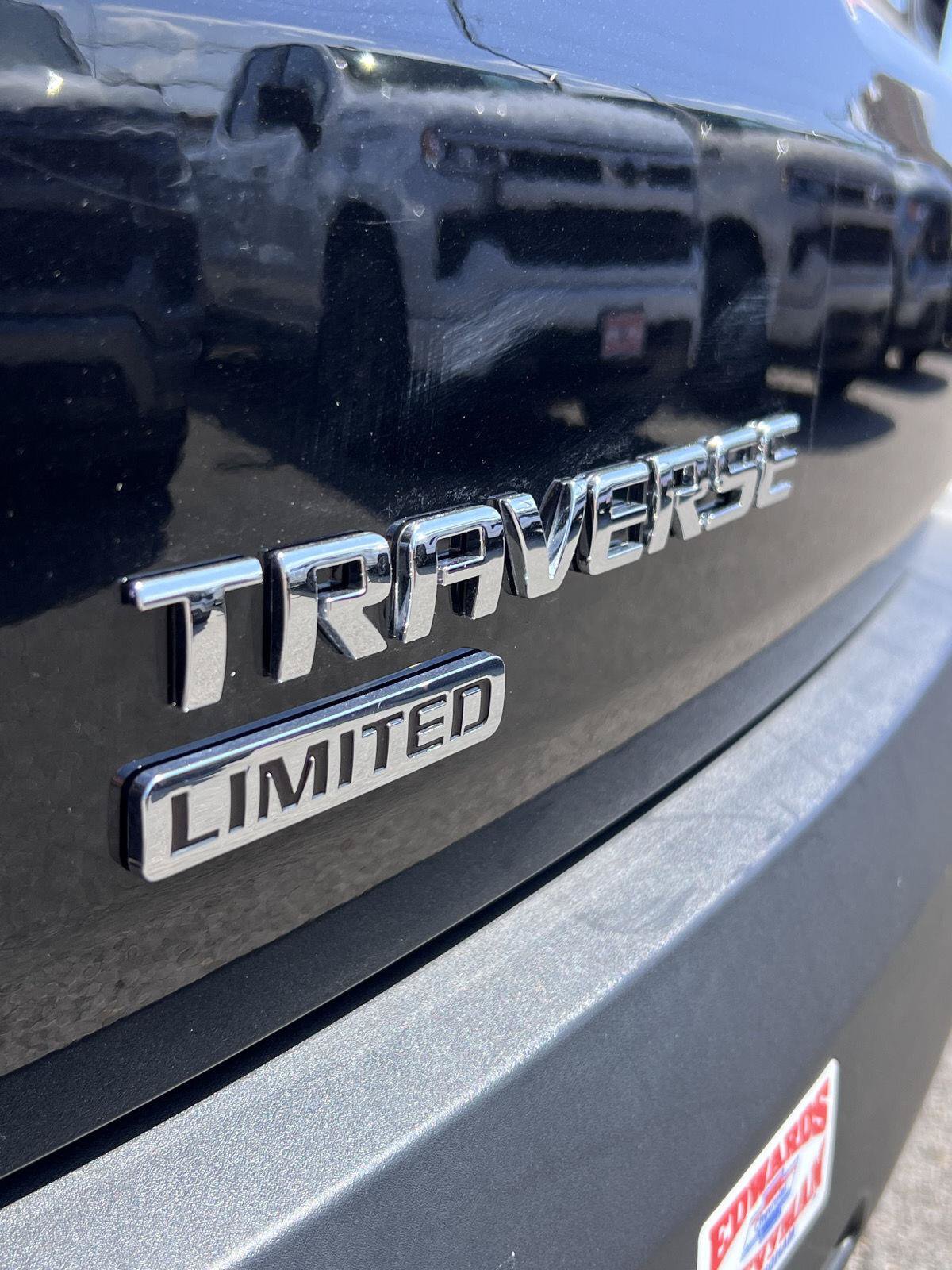 Used 2024 Chevrolet Traverse LT FWD image 37