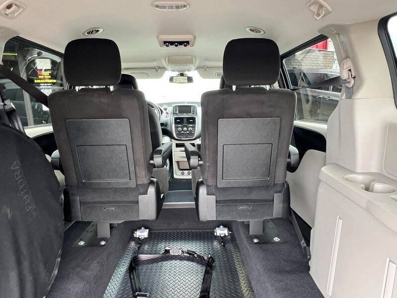 Used 2018 Dodge Grand Caravan SE w/ UConnect Hands-Free Group FWD image 37