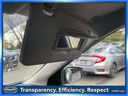 Certified 2025 Nissan Kicks Play S image 30