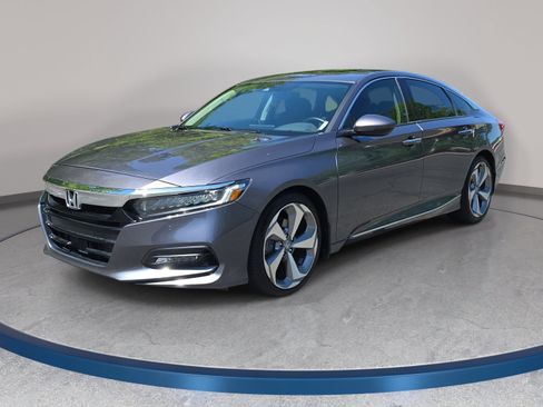 Used 2018 Honda Accord Touring image 1