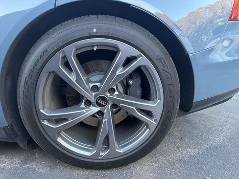 Used 2023 Audi e-tron GT Premium Plus image 8